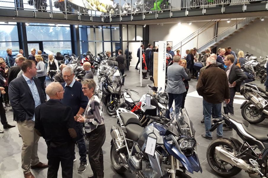 Reportage fra indvielse af det nye motorcykelhus Xpedit i Ølgod.