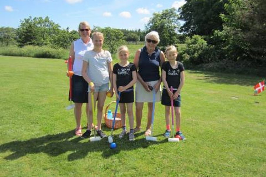 Halvt kroket, halvt golf - helt sjovt