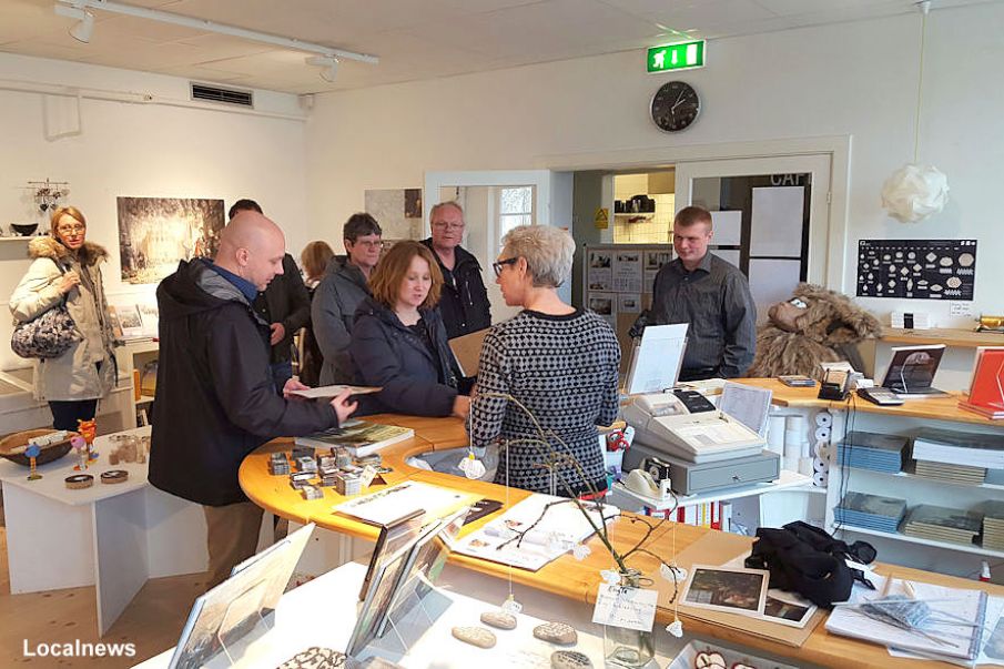 Otto Frellos udstilling er populær, i dag havde Varde Museum mange besøgende, fortæller Charlotte Blicher