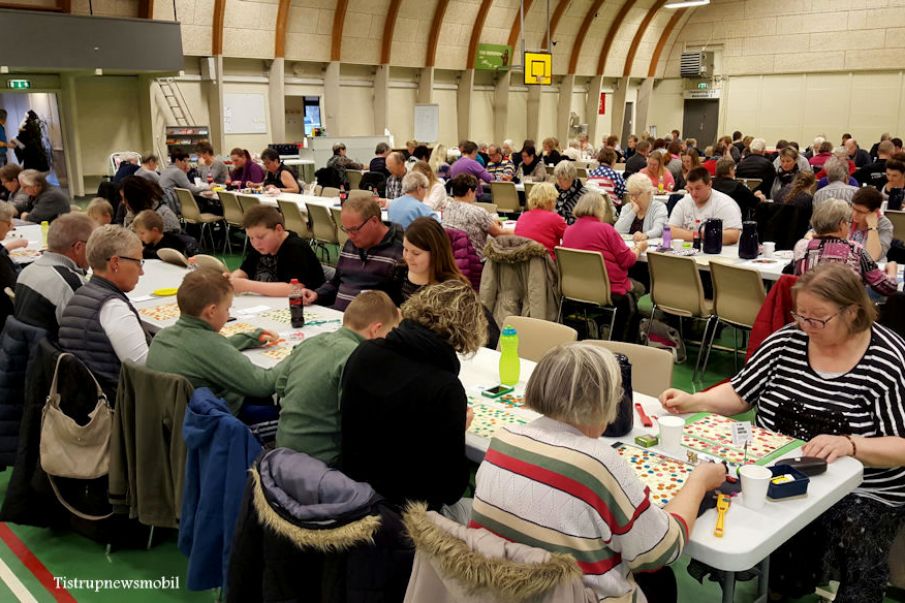 Omkring 175 havde fundet vej til Spejdernes julebanko i Hodde Tistrup Hallen.