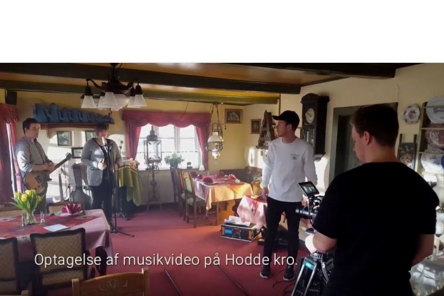 Reportage fra musikvideo optagelse på Hodde Kro. 