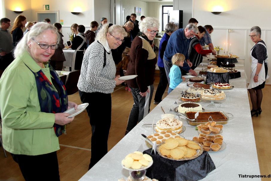Endnu et succesfuldt sønderjysk kaffebord i Hodde Forsamlingshus
