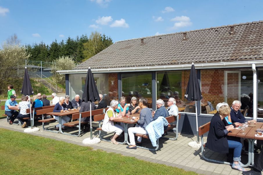 Reportage fra receptionen ved Skærbæk Mølle golfklubs 10 års jubilæum.