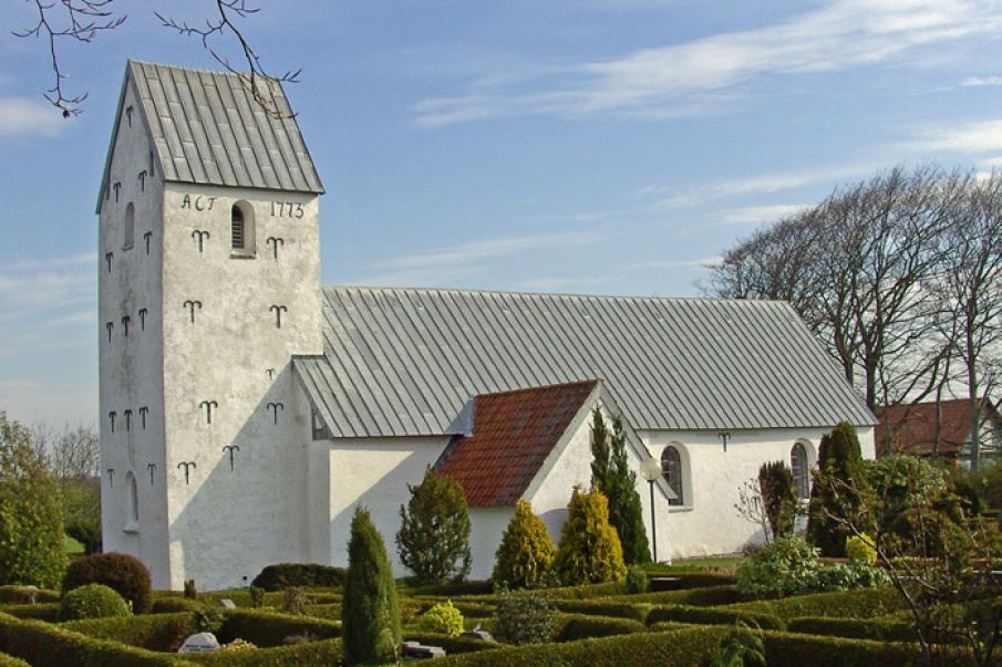 Skal Hodde fortsat have en Kirke & Kirkegaard?