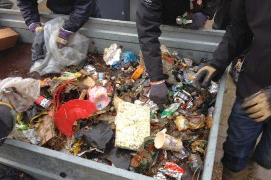 Affaldsindsamling i Hodde