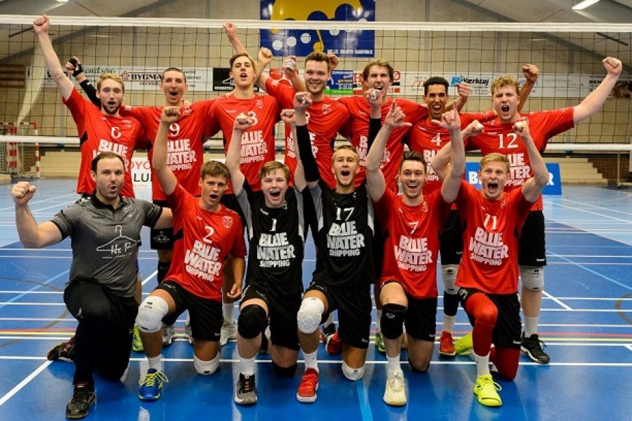 Volleygyser i Helle Hallen