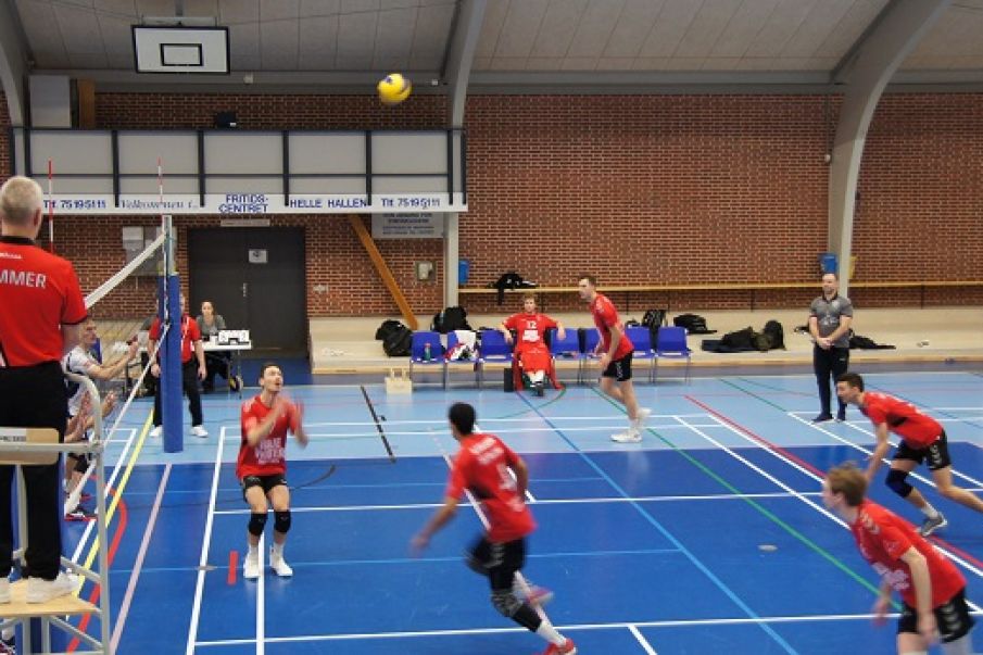 Volleylektion i Helle Hallen 