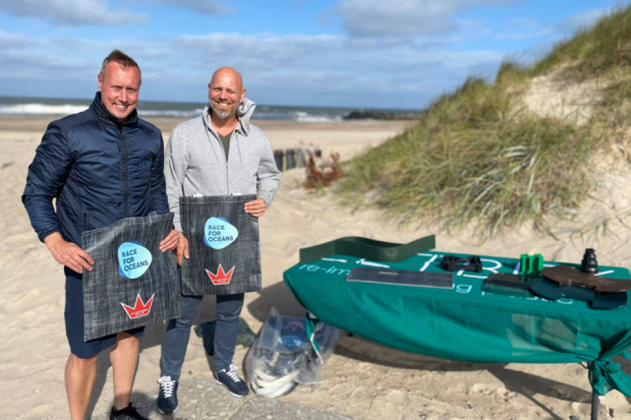 Letbek fjernede plastaffald på stranden