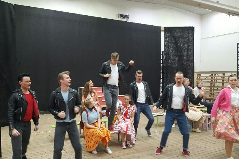 Video: Grease – 7-kantens Vinterspil 2017, Musikhuset Esbjerg.